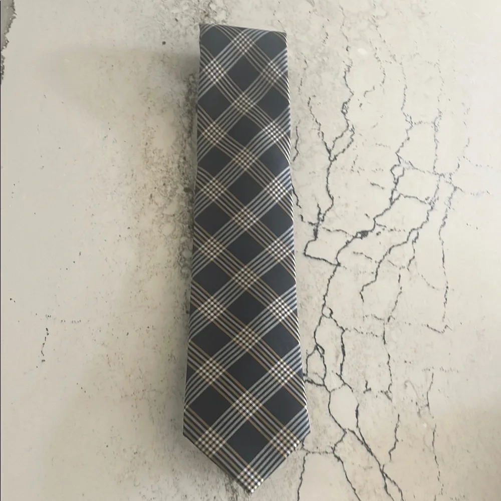 Roundtree and Yorke Silk Tie Tartan Tie Black-Gold-White